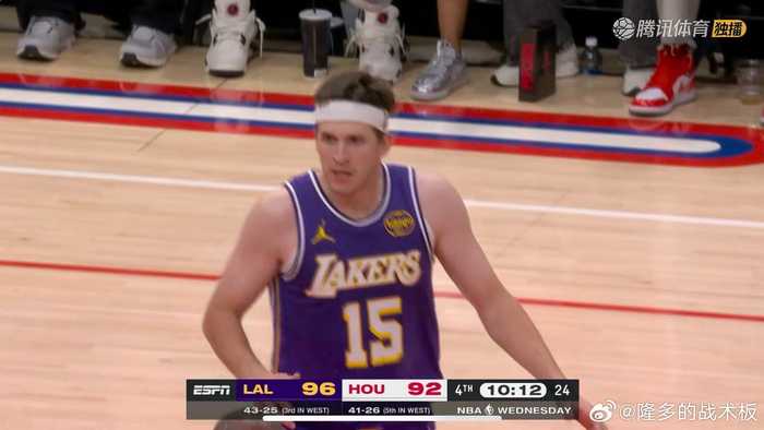 湖人7-0反超火箭，里夫斯状态回升